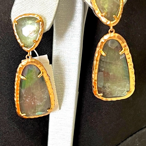 NWT RARE Kendra Scott Daria Earrings Crystal Gray Illusion Hammered Rose Gold😊 - Picture 7 of 9